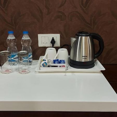 Hotel Casaya Inn Chinhat Екстериор снимка