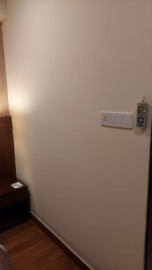 Hotel Casaya Inn Chinhat Екстериор снимка
