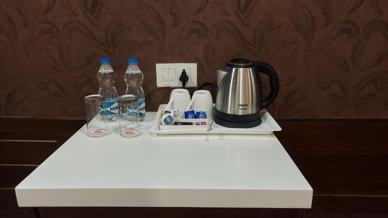Hotel Casaya Inn Chinhat Екстериор снимка