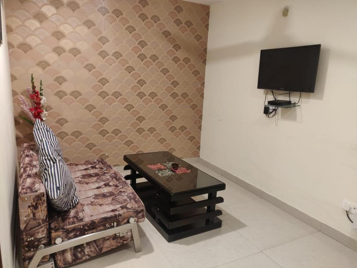 Hotel Casaya Inn Chinhat Екстериор снимка