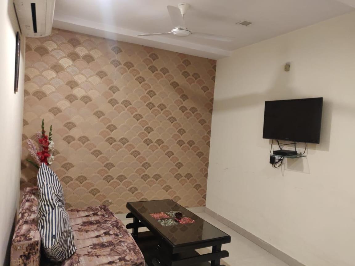 Hotel Casaya Inn Chinhat Екстериор снимка