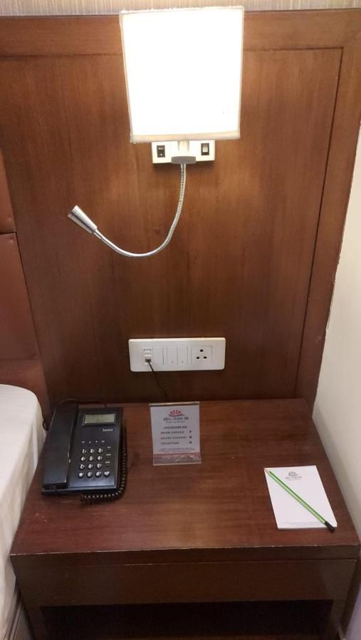 Hotel Casaya Inn Chinhat Екстериор снимка