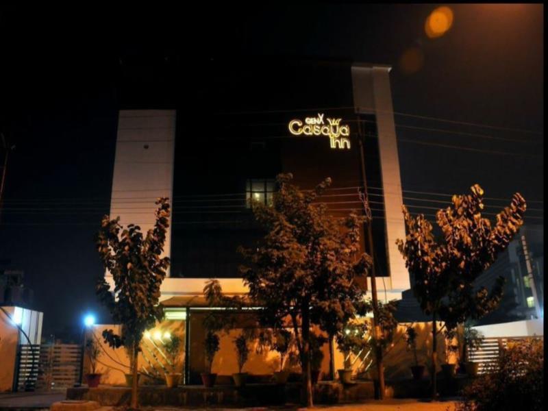 Hotel Casaya Inn Chinhat Екстериор снимка