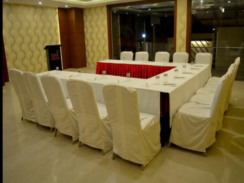 Hotel Casaya Inn Chinhat Екстериор снимка
