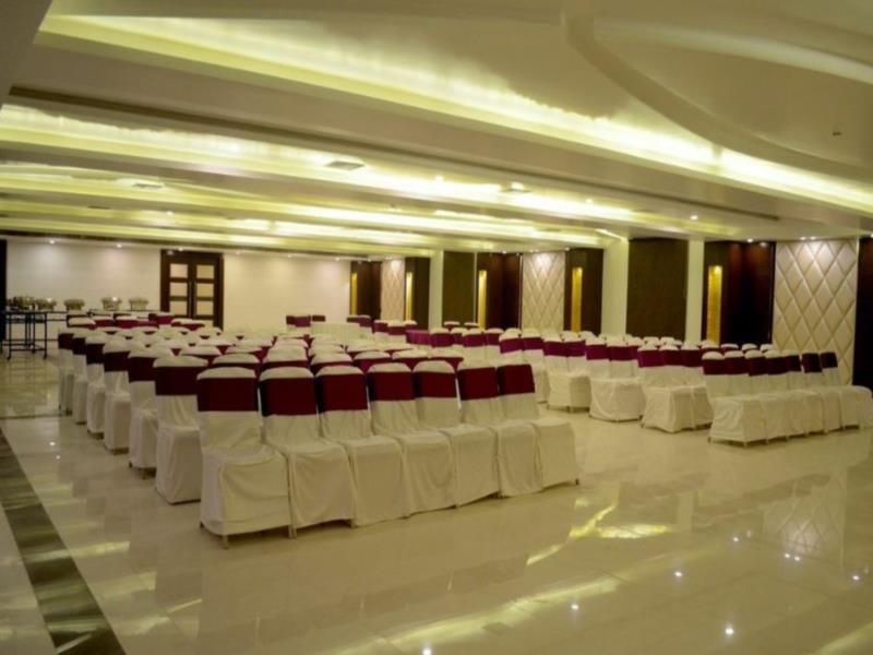 Hotel Casaya Inn Chinhat Екстериор снимка