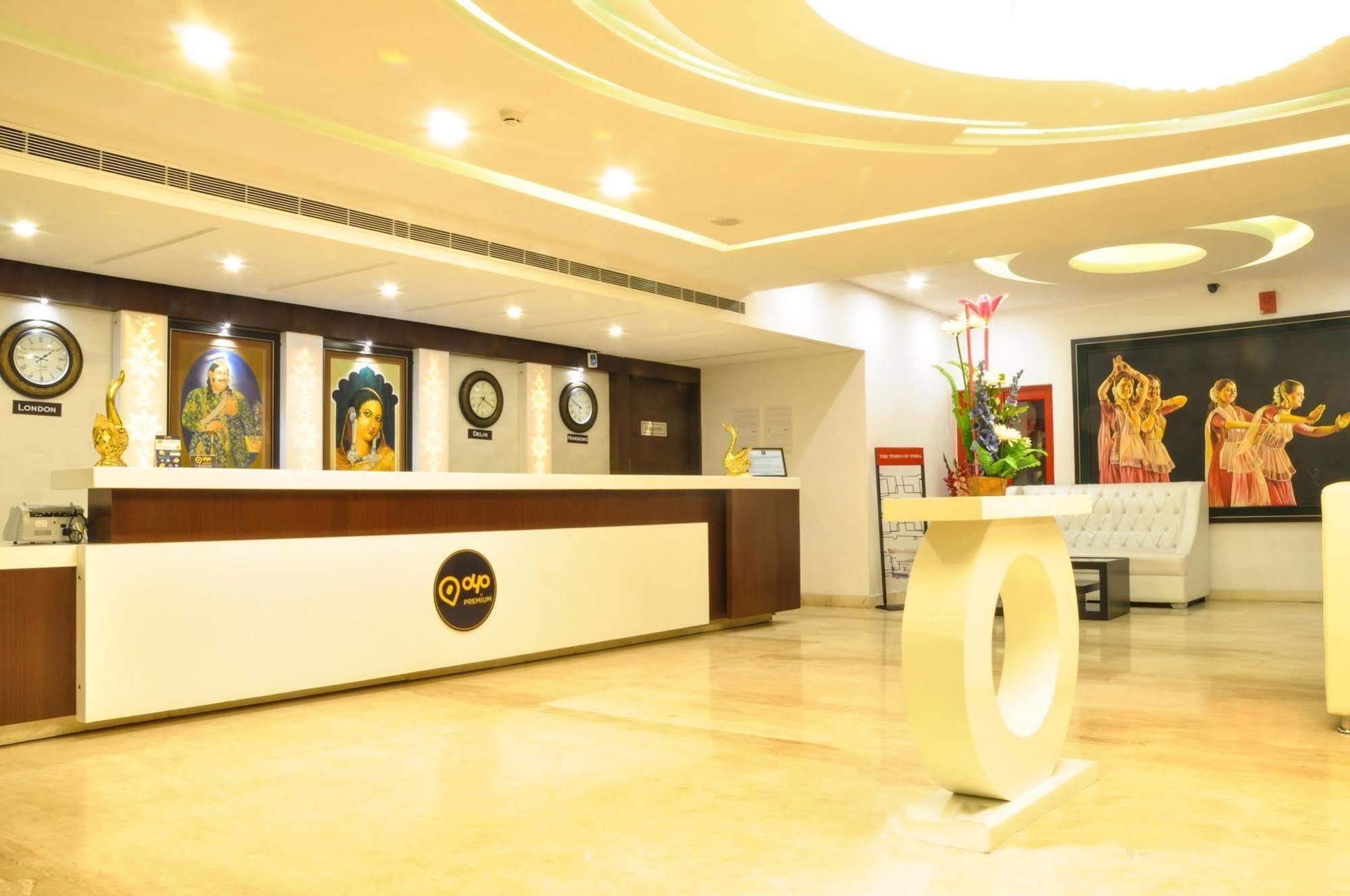 Hotel Casaya Inn Chinhat Екстериор снимка