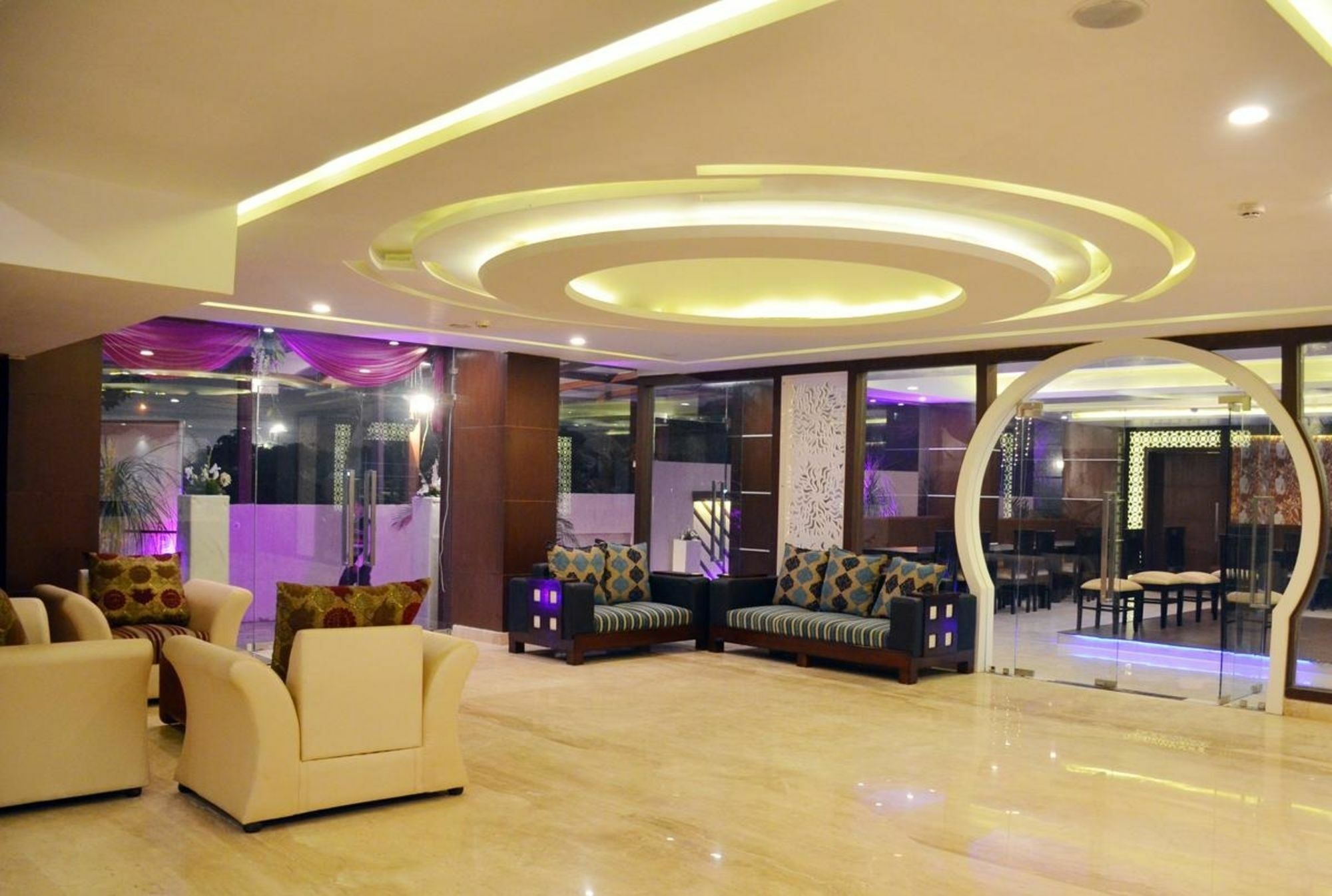 Hotel Casaya Inn Chinhat Екстериор снимка